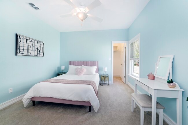 Building Photo - 5697 Burnside Cir