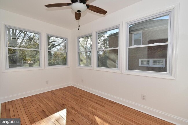 Building Photo - 2302 Dexter Ave