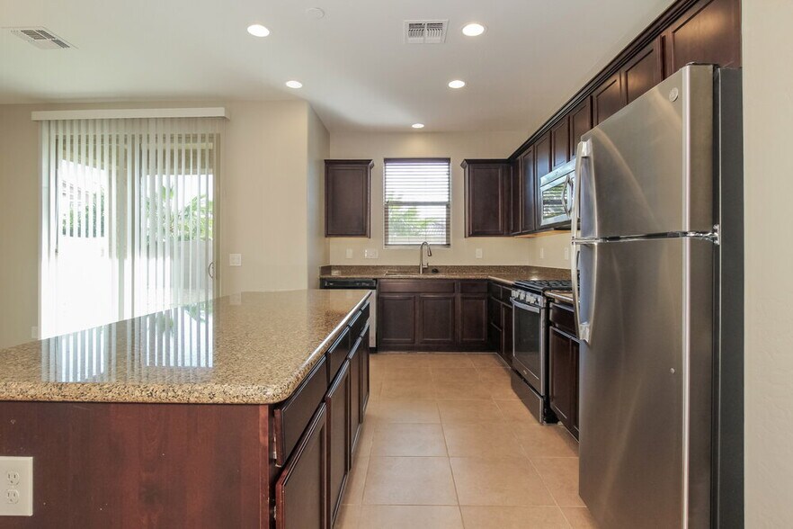 Building Photo - 12103 W Hide Trail