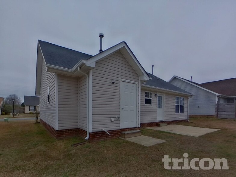 Building Photo - 310 Dexter Pl