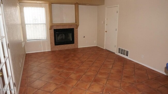 Building Photo - 1801 Garden Gate Way