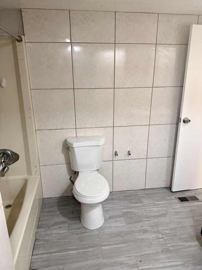 Building Photo - 7213 Harney Rd