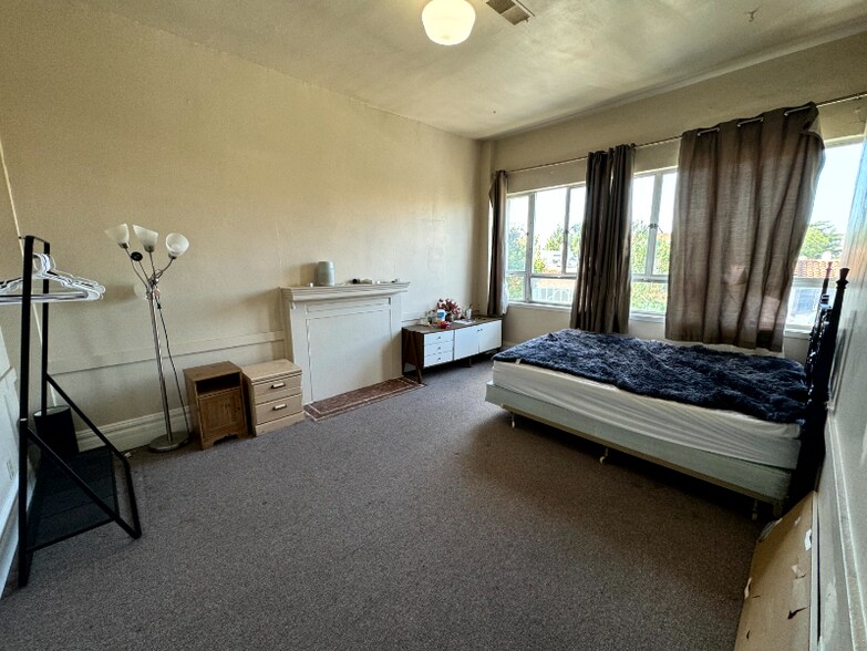 Building Photo - 1350 Park St