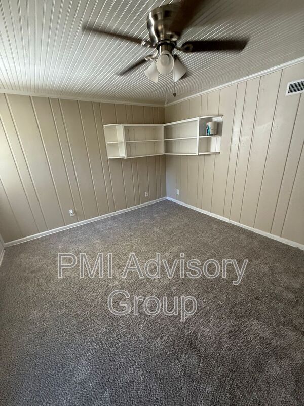 Building Photo - 4401 SW 19th St