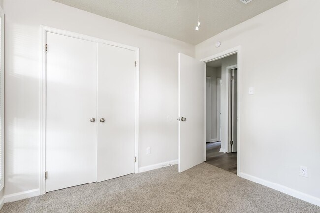 Building Photo - 4262 Water Briar Rd
