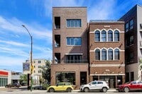 Building Photo - 2342 W North Ave