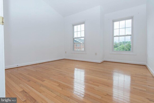 Building Photo - 13559 Flowerfield Dr