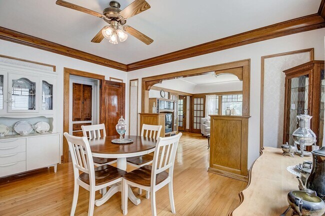 Building Photo - 2006 Grand Ave