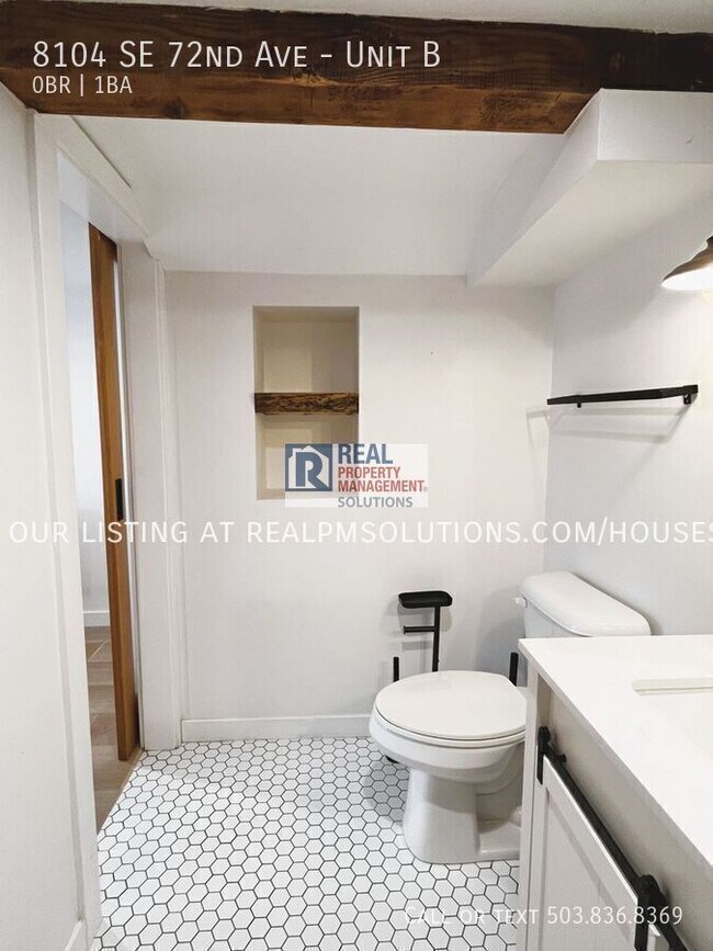 Building Photo - 8104 SE 72nd Ave