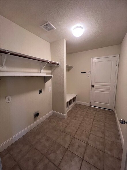 Building Photo - 13728 Village Vista Dr