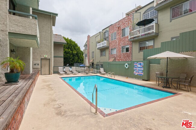 Building Photo - 2663 S Centinela Ave