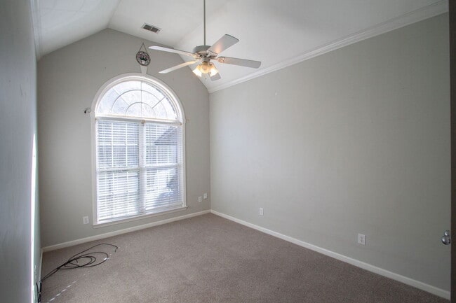 Building Photo - 157 Hayesbury Ct