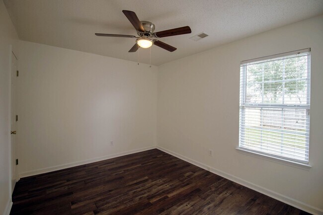 Building Photo - Recently Updated, and a FENCED Backyard!