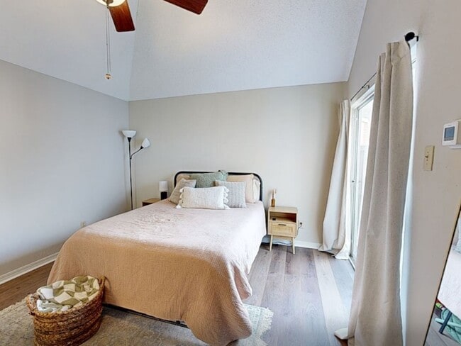 Building Photo - 18024 Whispering Gables Ln