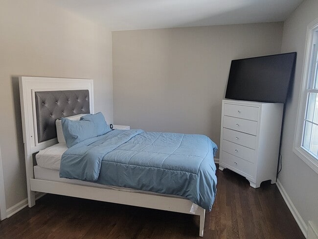 Building Photo - 9859 Connell Dr