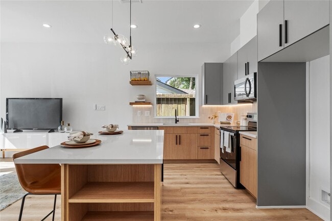 Building Photo - 6622 St Augustine St