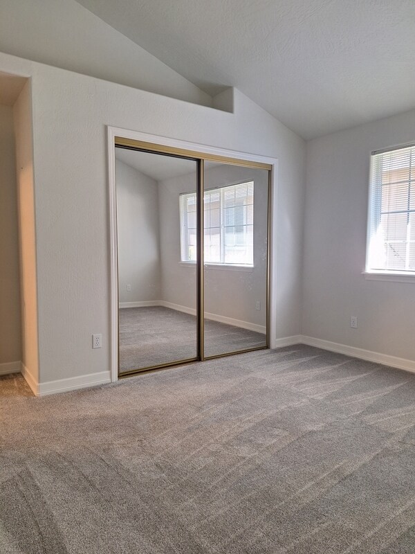 Building Photo - 3535 Village Dr