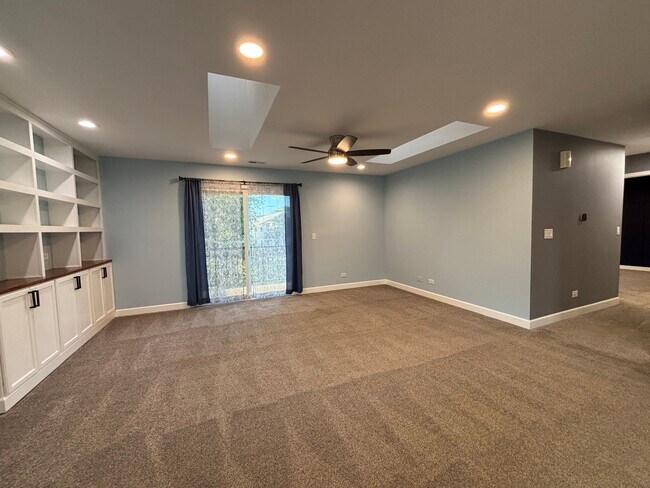 Building Photo - 2114 Southwind Cir