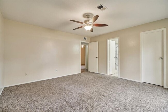 Building Photo - 45 Blue Fox Rd