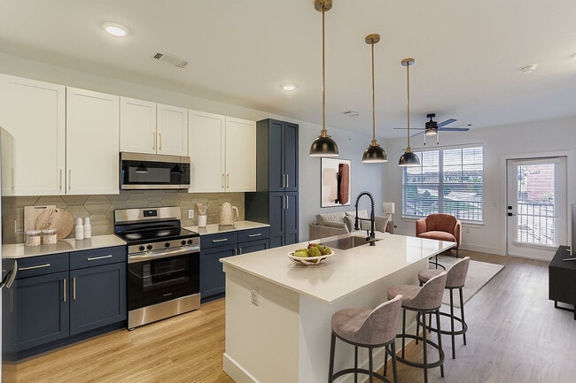 Building Photo - Ara Townhomes & Flats