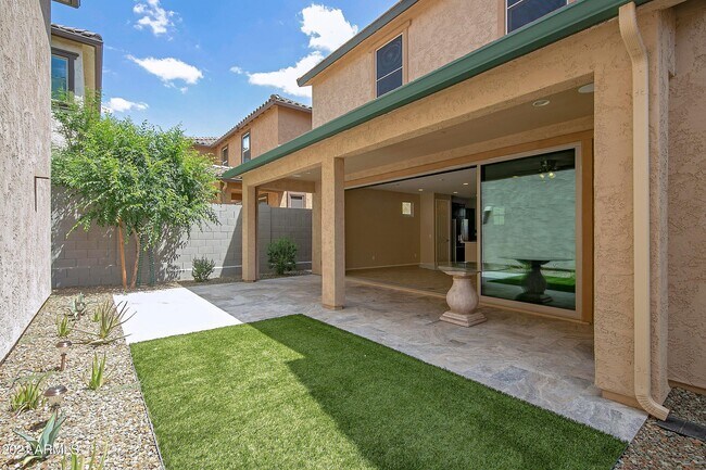 Building Photo - 4634 E Tierra Buena Ln