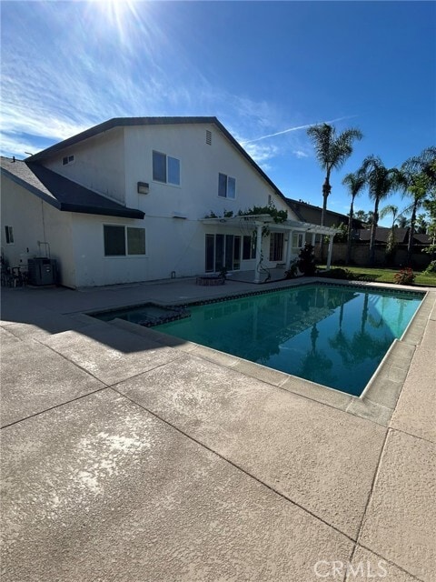 Building Photo - 1734 N Yurok St