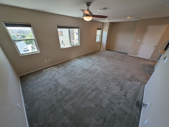 Building Photo - 10544 Headwind Ave