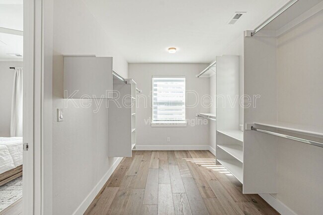 Building Photo - 2570 S Cherokee St