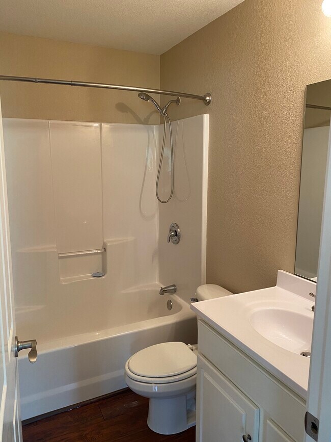 Building Photo - 1120 Fourth St