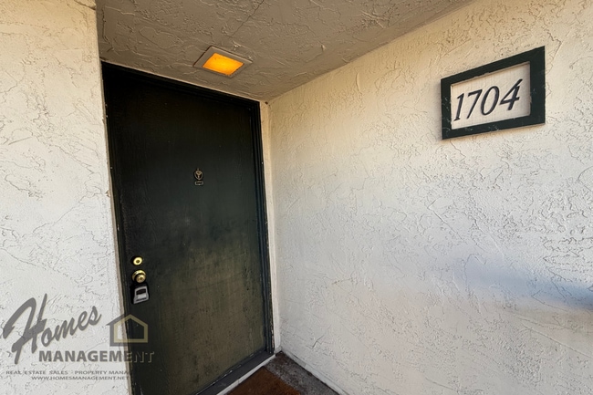 Building Photo - Homes Management - 1 Bedroom Condo in Vermont Villas Community