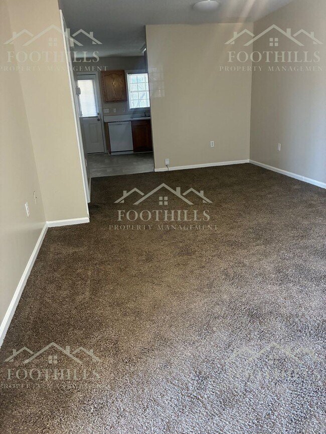 Building Photo - 101 Heatherbrook Ct