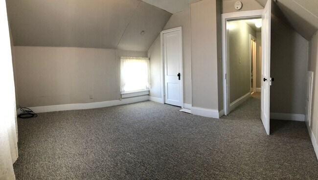 Building Photo - 2-Bed House in Reinbeck