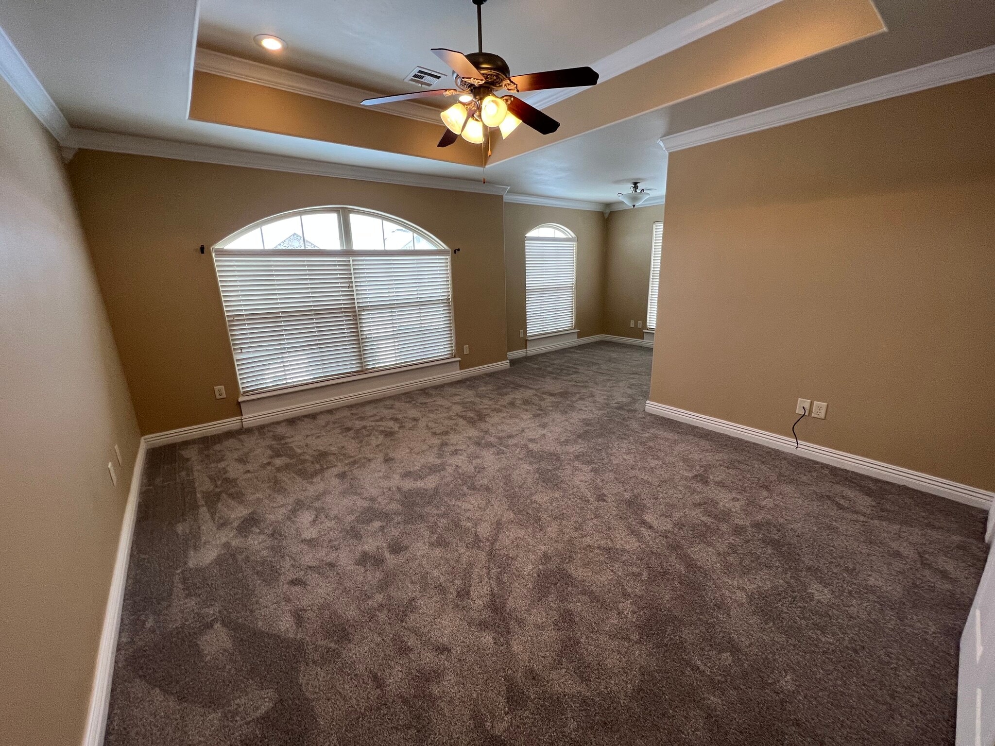 Building Photo - 1250 Kensington Dr