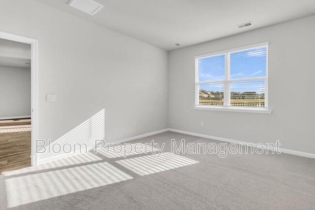 Building Photo - 507 Sybilwood Ln