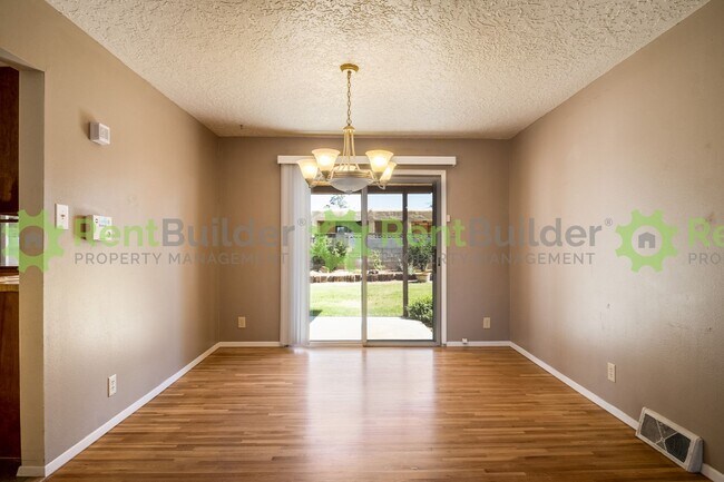 Building Photo - ***LEASE PENDING PLEASE APPLY AT YOUR OWNE DISCRETION***