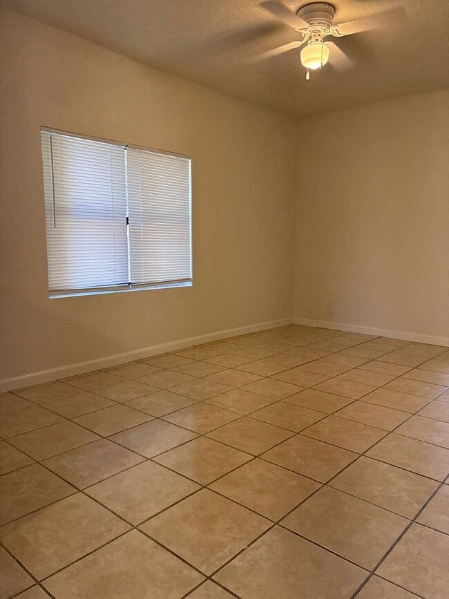 Building Photo - For Rent - Big Spring