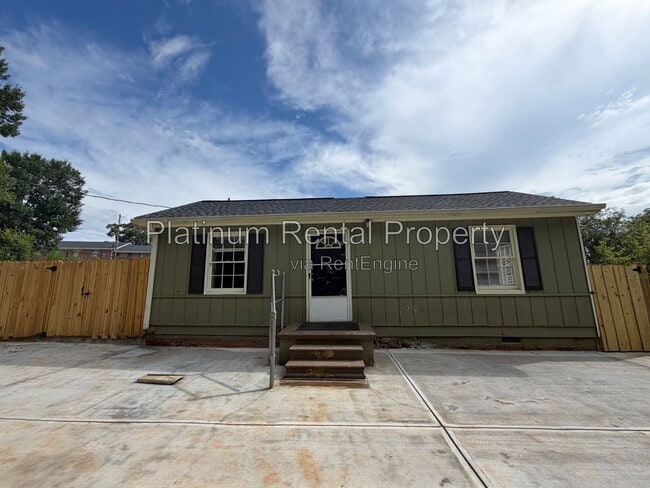 Building Photo - 1868 Quarry Rd