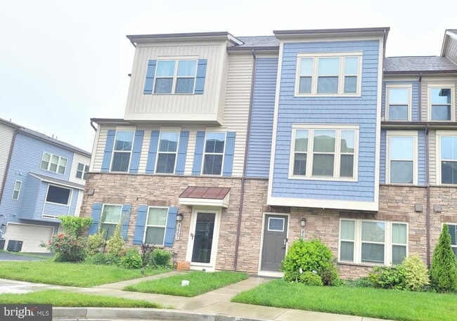 Building Photo - 8667 Shady Pines Dr