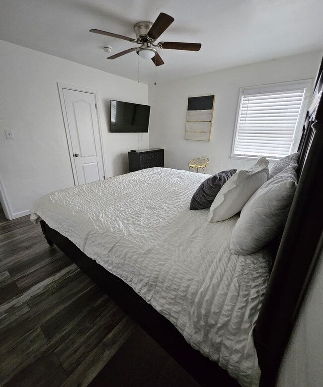 Building Photo - Charming 3-Bedroom Home in the Heart of Las Vegas!