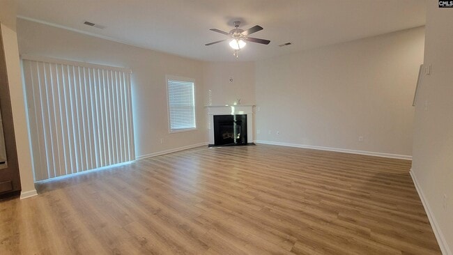 Building Photo - 735 Bustling Br Ln