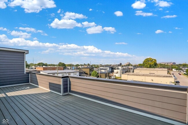 Building Photo - 1303 Deloss St