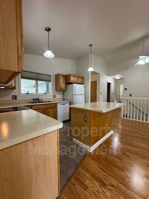 Building Photo - 3209 Wild Rose Ln