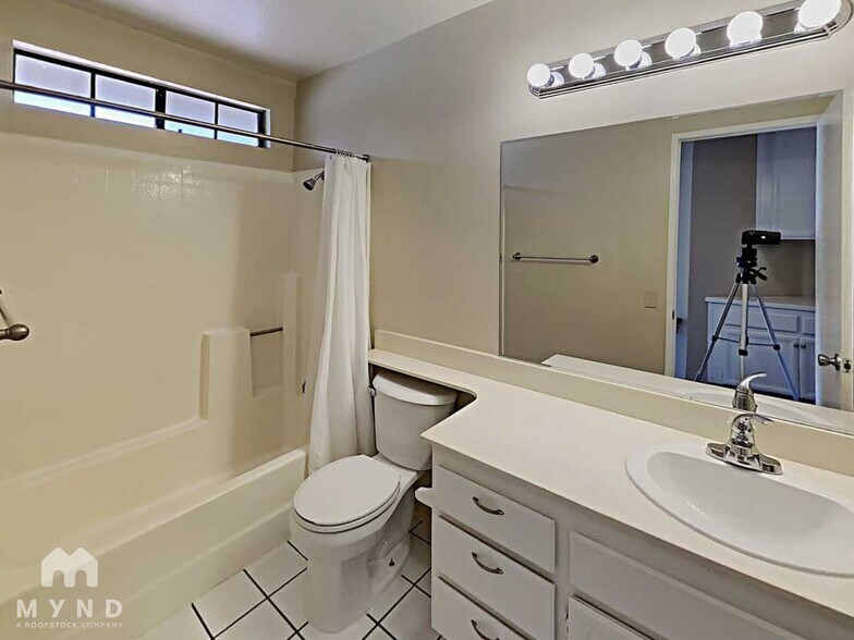 Building Photo - 3627 Cheshire Ave