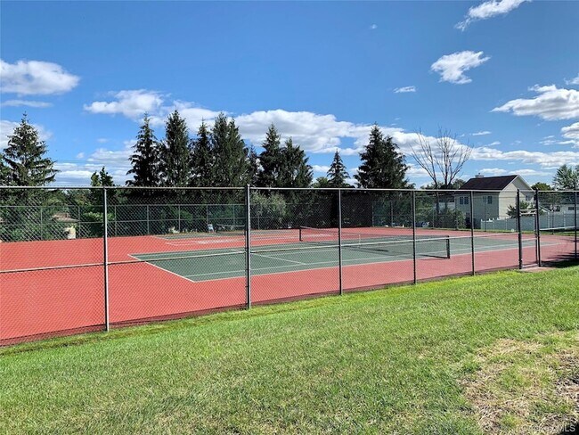 Building Photo - 51 Deer Ct Dr