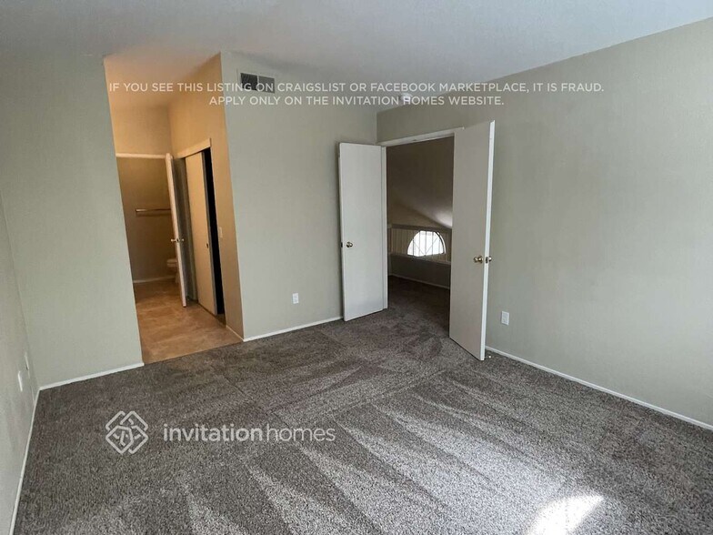 Building Photo - 3704 Pinehill Way