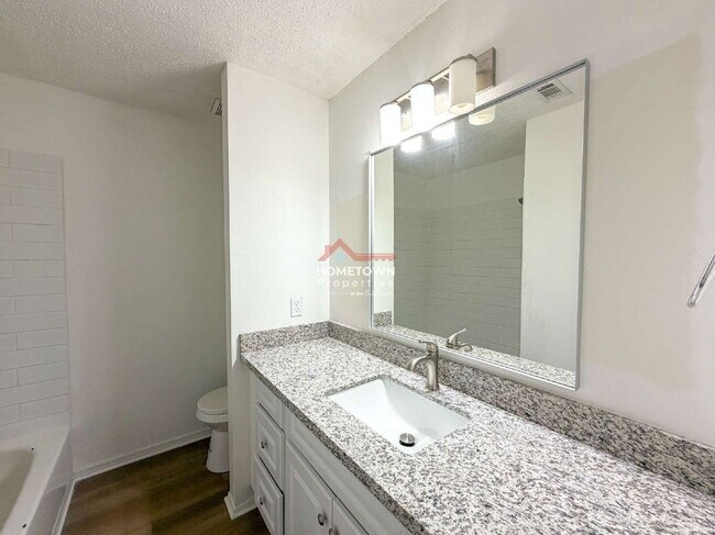 Building Photo - 1500 E Johnson Ave