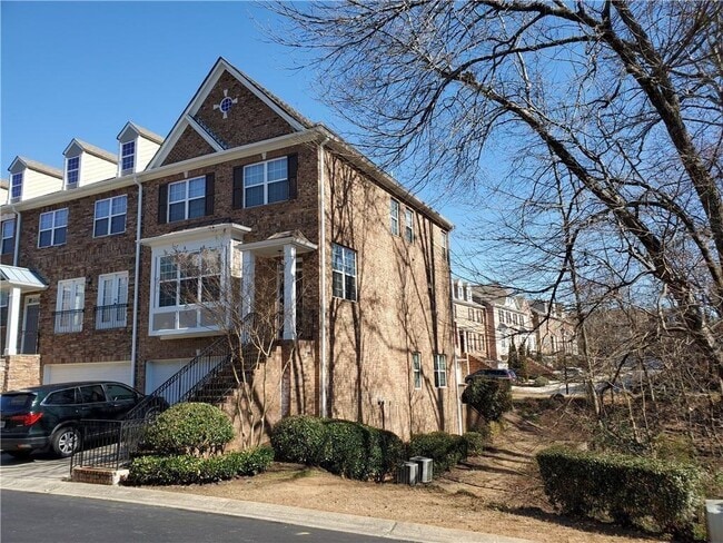Building Photo - 11025 Brunson Dr