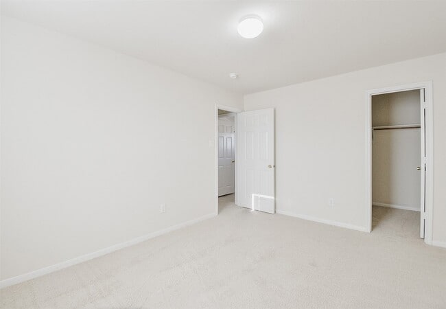 Building Photo - 6614 Halcyon Days Dr