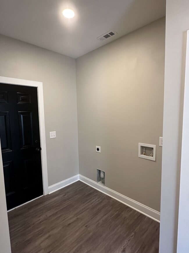 Building Photo - 205 Cunningham Dr