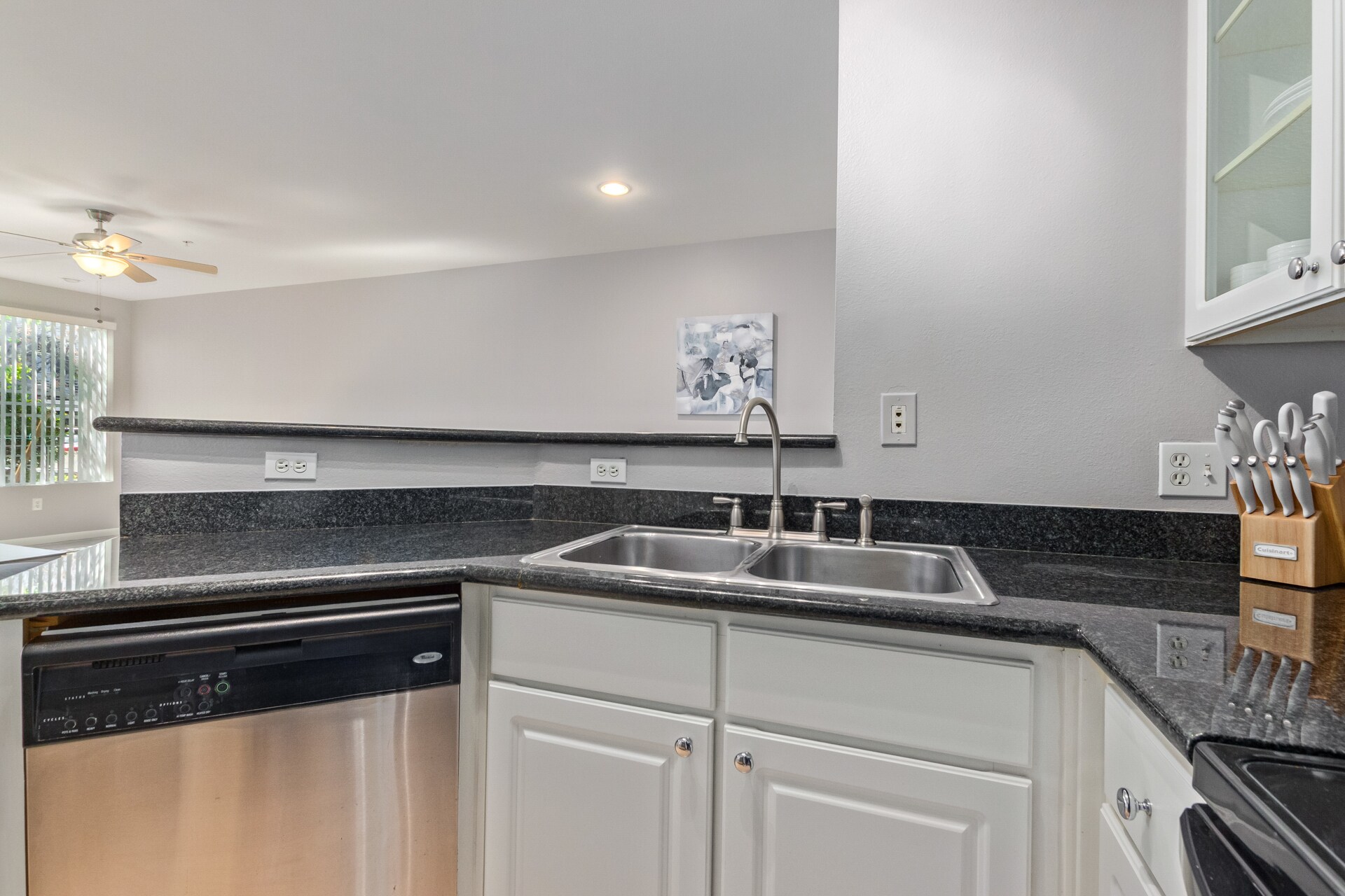 Kitchen - 3633 N 3rd Ave